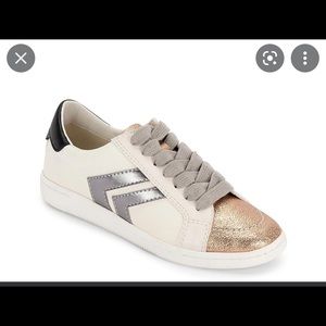 Dolce Vita Neo Arrow sneaker